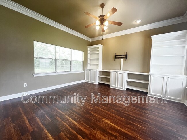 Building Photo - 9449 Hidden Trail Dr