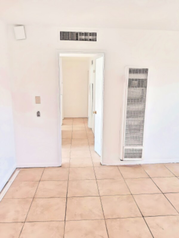 918 Carson St Unit Rear, Barstow, CA 92311 Room for Rent in Barstow