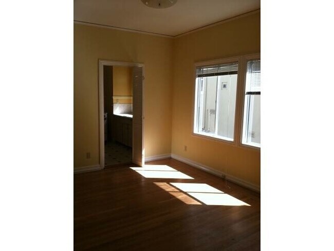 Foto del edificio - 2517 Virginia St