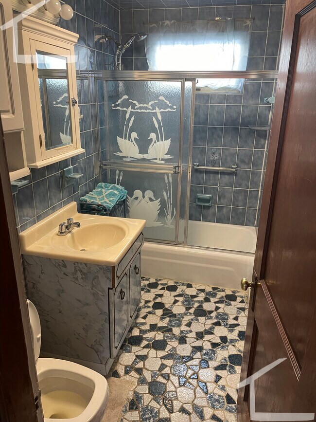 Foto del edificio - 120 College Ave