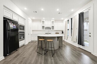 Building Photo - 12331 Palmetto Dr