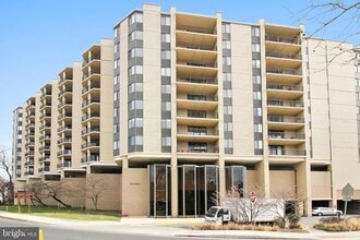Building Photo - 4242 East-West Highway Unit 420