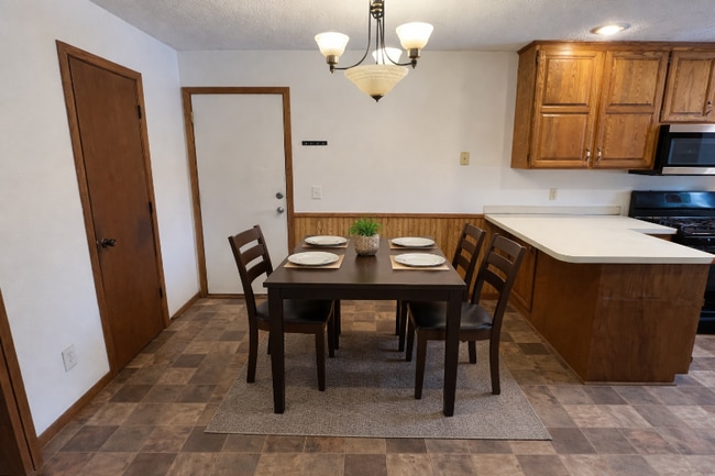 Foto del edificio - 11252 Robinson Dr