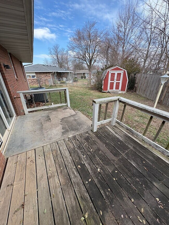 Foto del edificio - 1303 E Division St