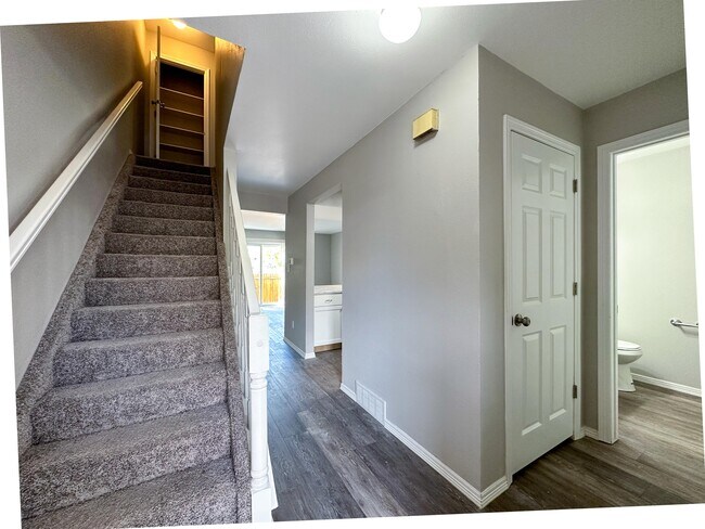 Building Photo - 2321 Lexington Village Ln