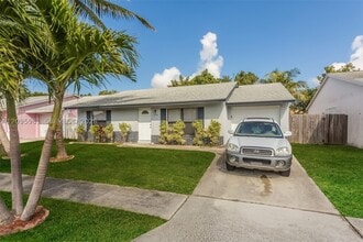 Building Photo - 5990 Ithaca Cir W