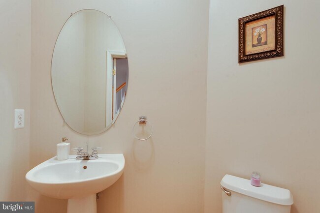 Foto del edificio - 13396 Burrough Farm Dr