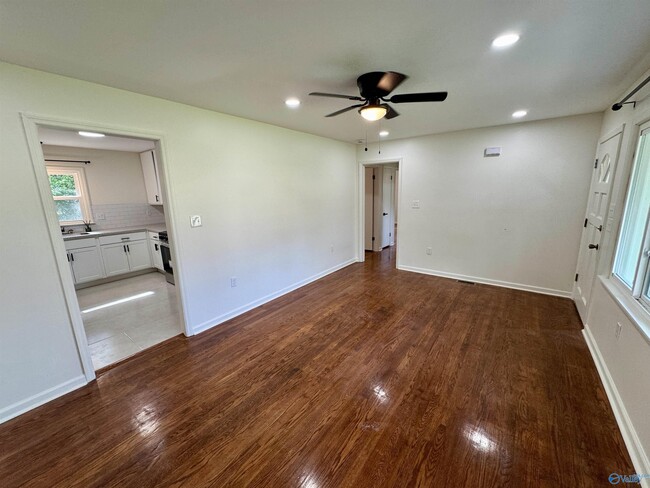 Building Photo - 3207 Searcy Dr NW