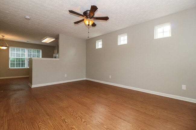 Building Photo - 103 Oak Grove Pl