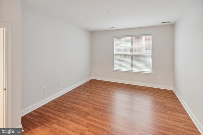 Building Photo - 500 Admirals Way