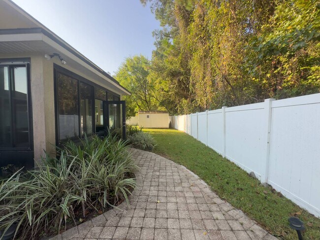 Foto del edificio - 15 Hunters Hollow Ct