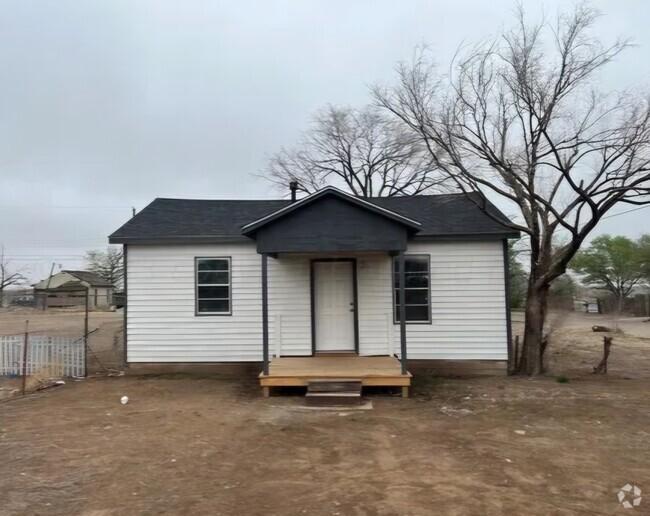 Building Photo - 1900 NW 20th Ave