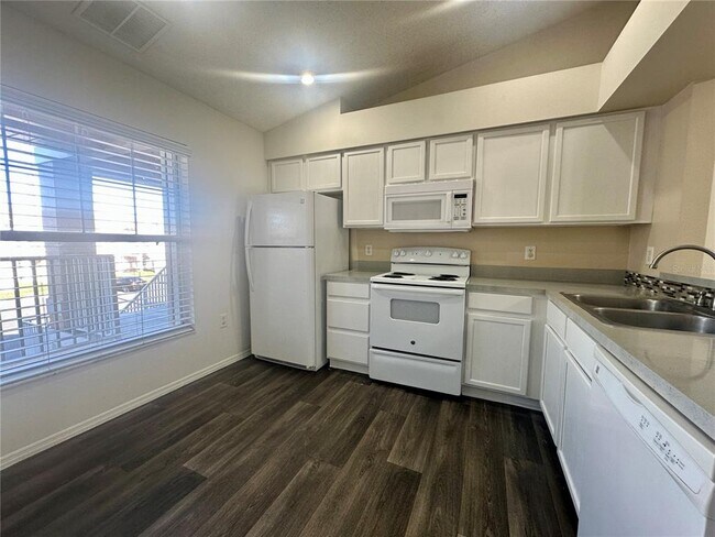 Foto del edificio - 13348 Fairway Glen Dr