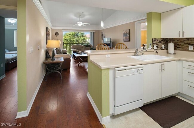 Foto del edificio - 8297 Key Royal Ln