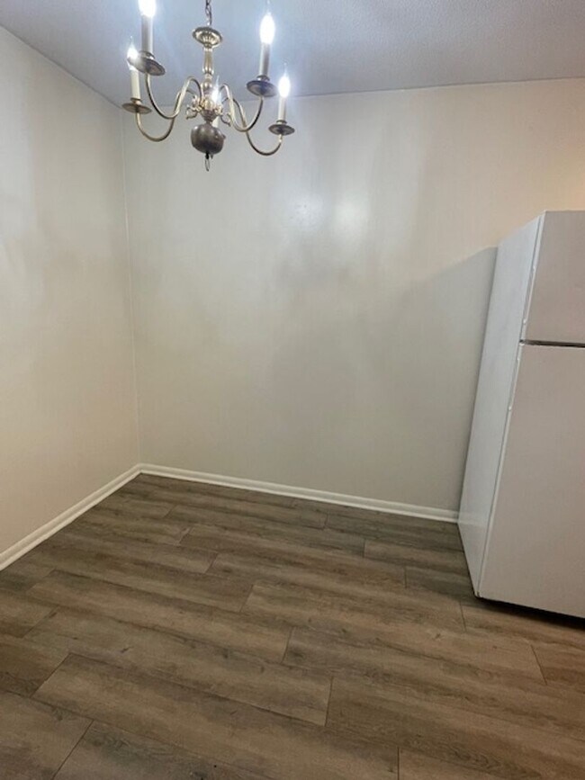 Building Photo - Desired Location In Winston-Salem