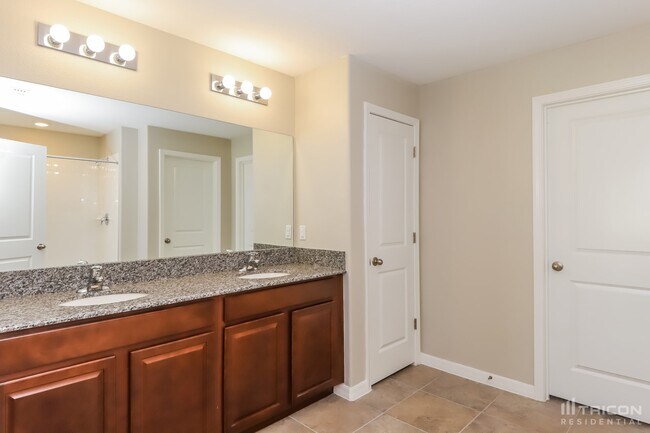 Building Photo - 1609 Broad Winged Hawk Drive Ruskin FL