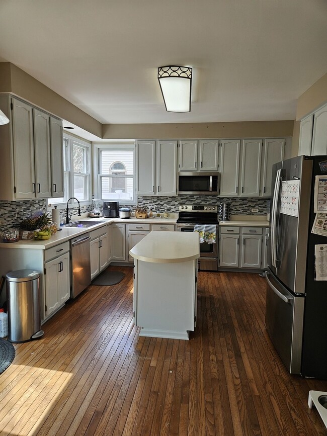Building Photo - 5149 Conifer Ln