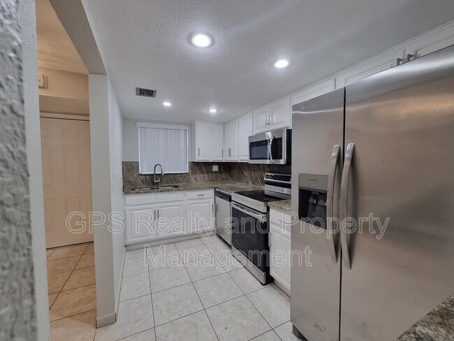 Foto del edificio - 10 NW 87th Ave