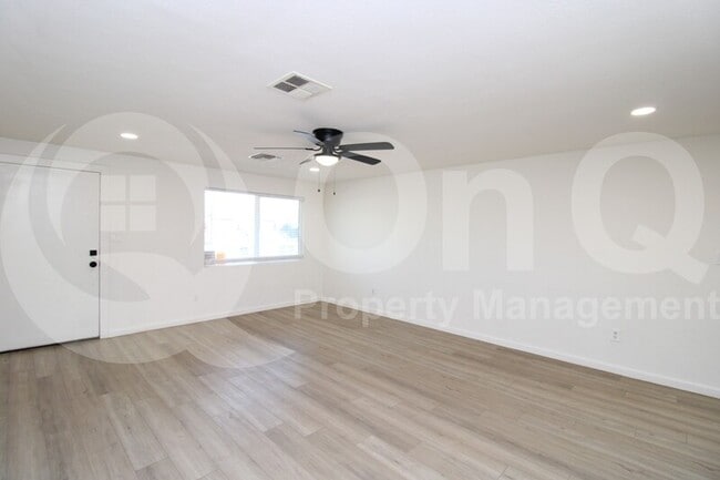 Building Photo - 6649 W Cypress St
