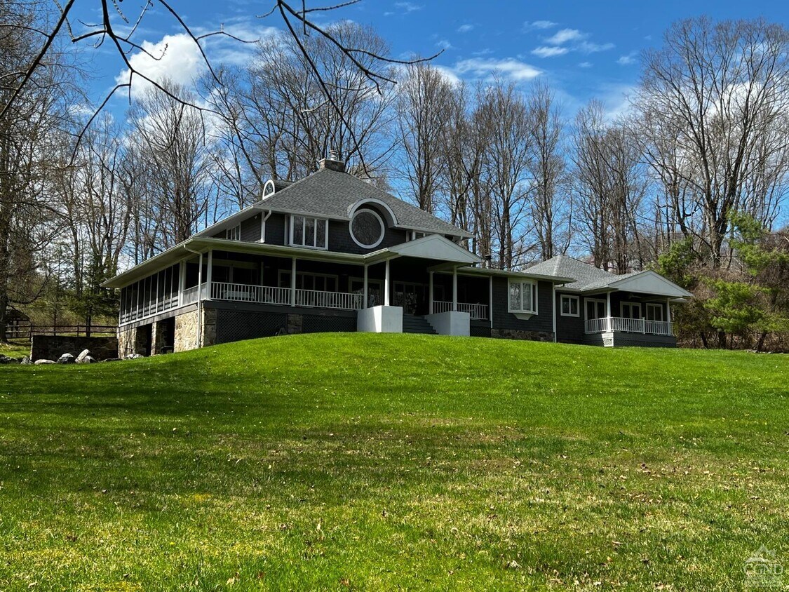Primary Photo - 50 Howard Dr