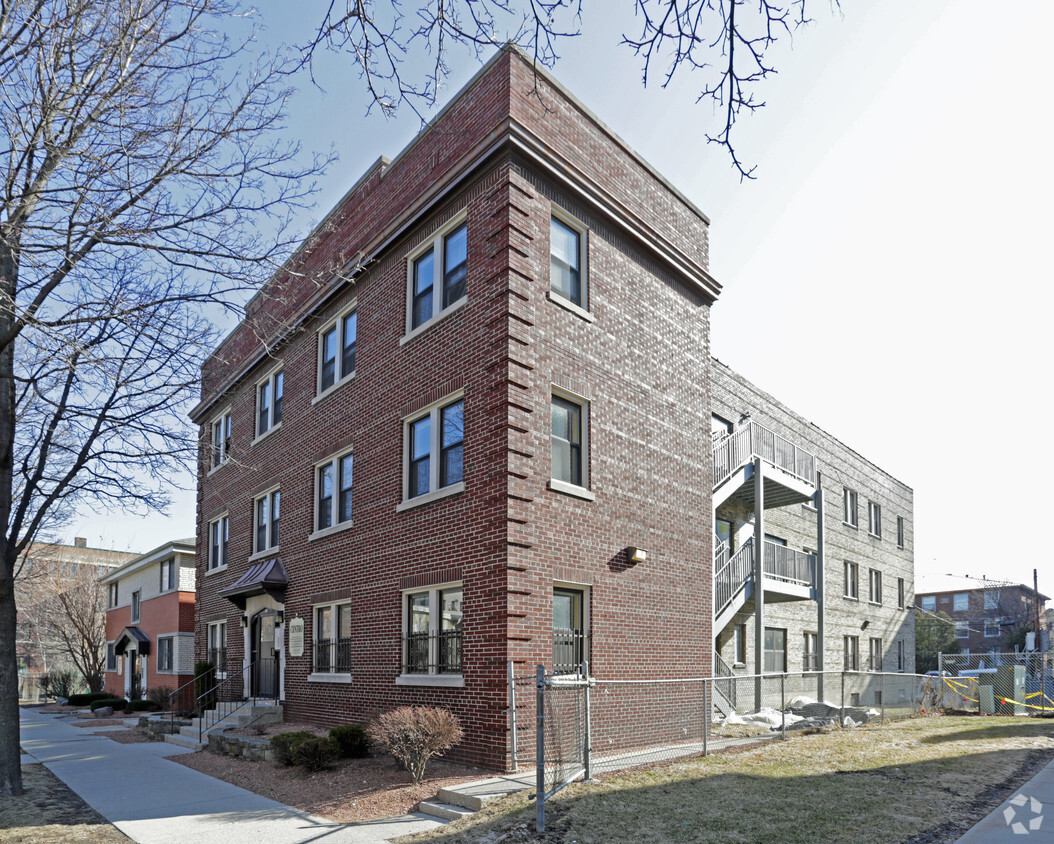 Exterior Facade - Centro Apartments