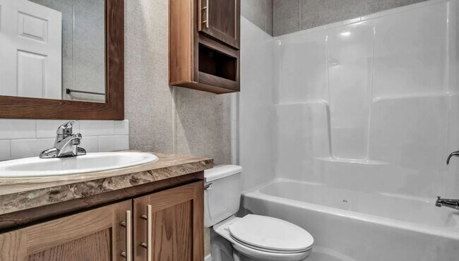 Foto del edificio - 333 E Lakewood Blvd