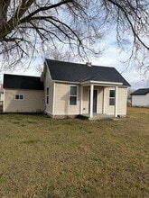 Building Photo - 198 W 200 S