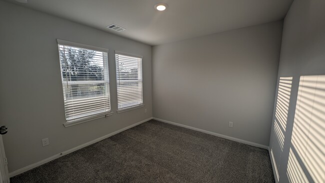 Building Photo - 411 Sandall St