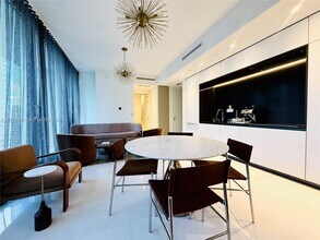 Building Photo - 300 Biscayne Blvd Way