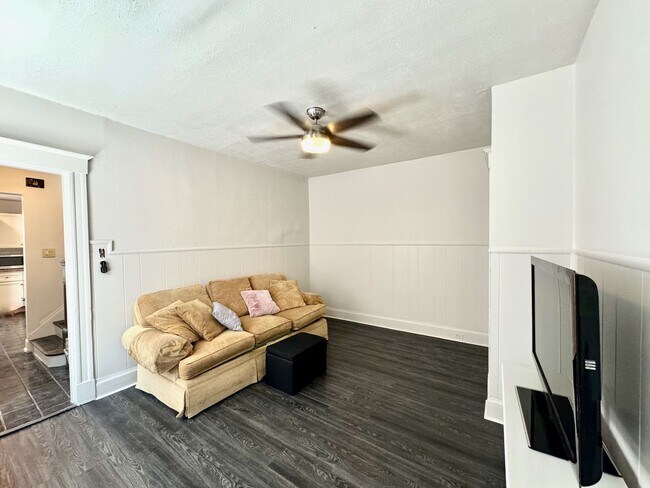 Foto del edificio - 5 bed/2 bath Mins. from UC Campus for Only...