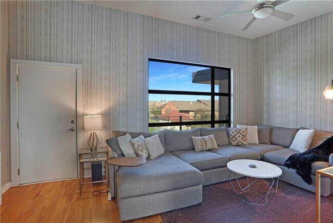 Foto del edificio - 472 Martin St SE