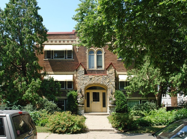 Building Photo - 3530 Harriet Ave