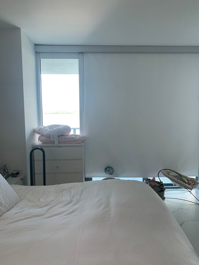 Foto del edificio - 650 NE 32nd St