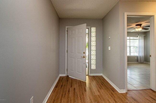 Building Photo - 1819 Weston Cir