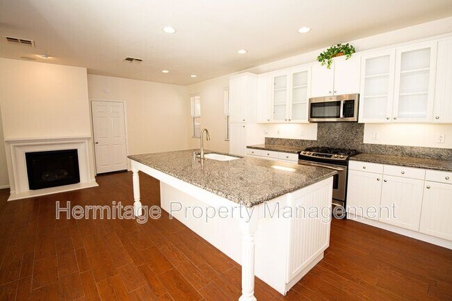 Foto del edificio - 40062 Somerville Ln