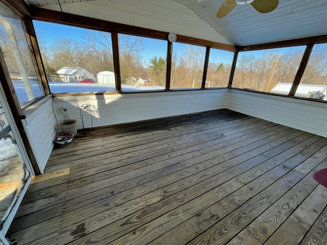 Building Photo - Adorable 2 Bedroom in Eden