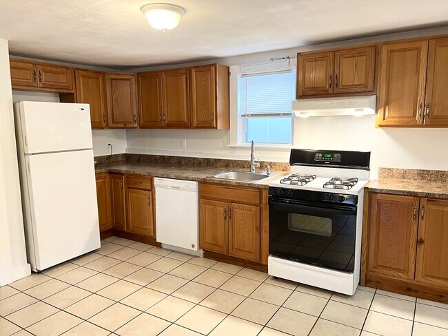 Building Photo - 18 Wellman St