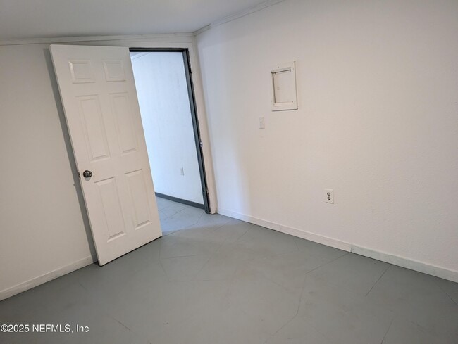 Building Photo - 116 Claudia St