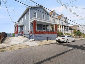 Building Photo - 2721 Cobden St