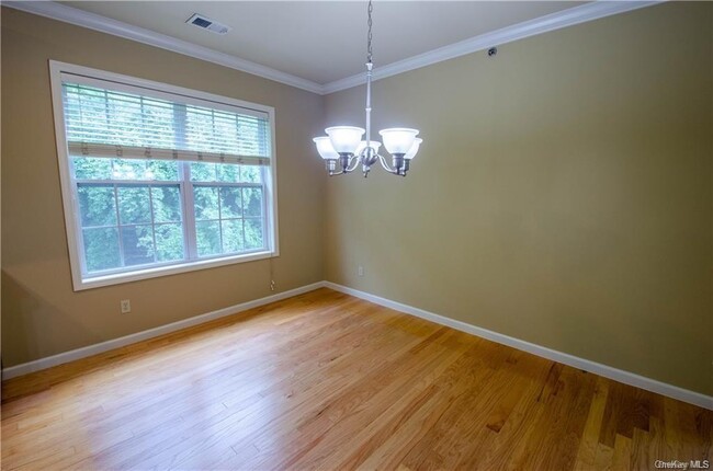 Building Photo - 112 Canter Ct