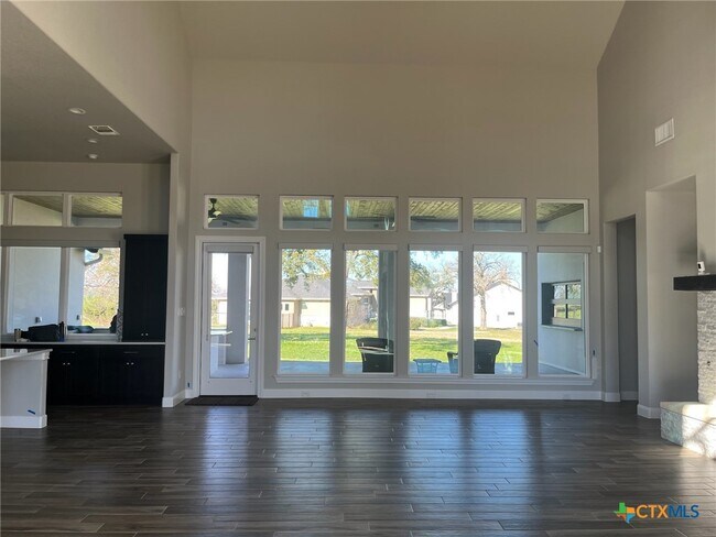 Foto del edificio - 1163 Trotter Ln