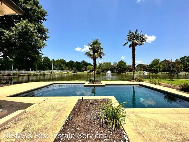 Building Photo - 4 br, 3.5 bath House - 8033 Captain Dillon...