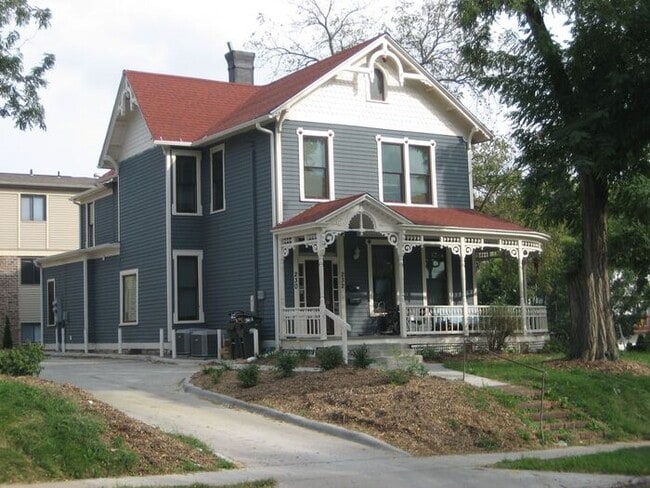 Building Photo - $4,800 | 8 Bedroom, 2 Bathroom Single Family Home | No Pets* | Available for August 1st, 2026 Mov...