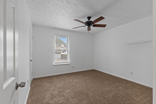 Foto del edificio - 366 E Post Oak Crossing SW