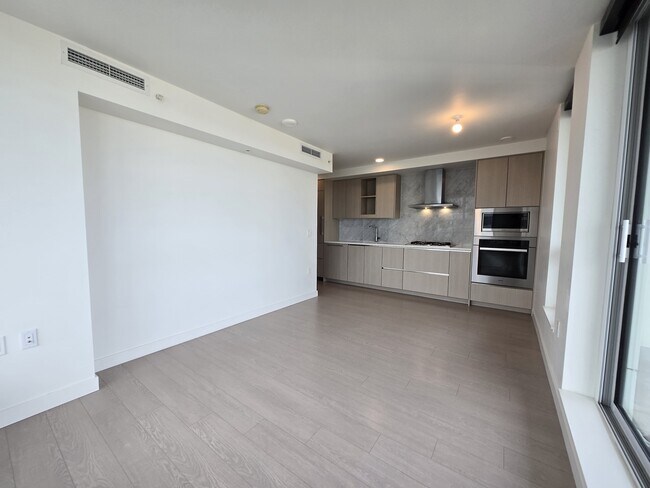 Photo du bâtiment - 455-2455 SW Marine Dr