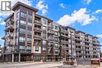 Building Photo - 40 Esplanade Ln