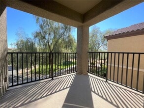 Building Photo - 6868 Sky Pointe Dr