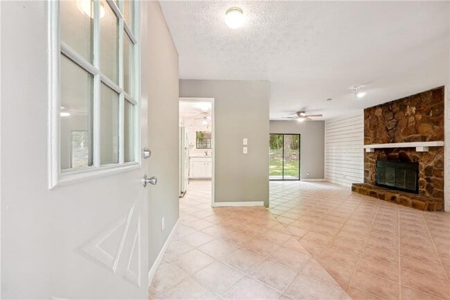 Foto del edificio - 2885 Webb Rd