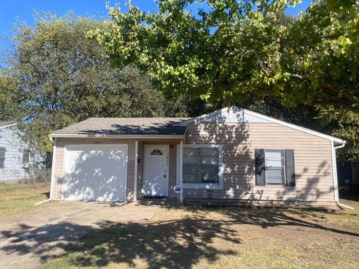 Primary Photo - 3815 Lovingood Dr