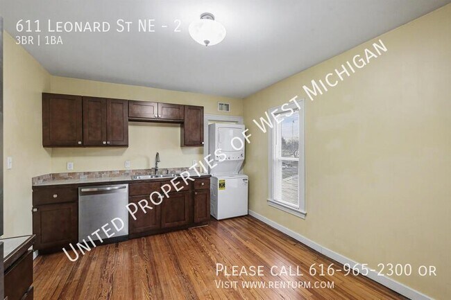 Foto del edificio - 611 Leonard St NE